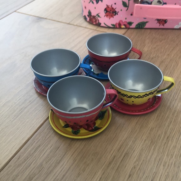 Adorable tea set - Picture 4 of 8